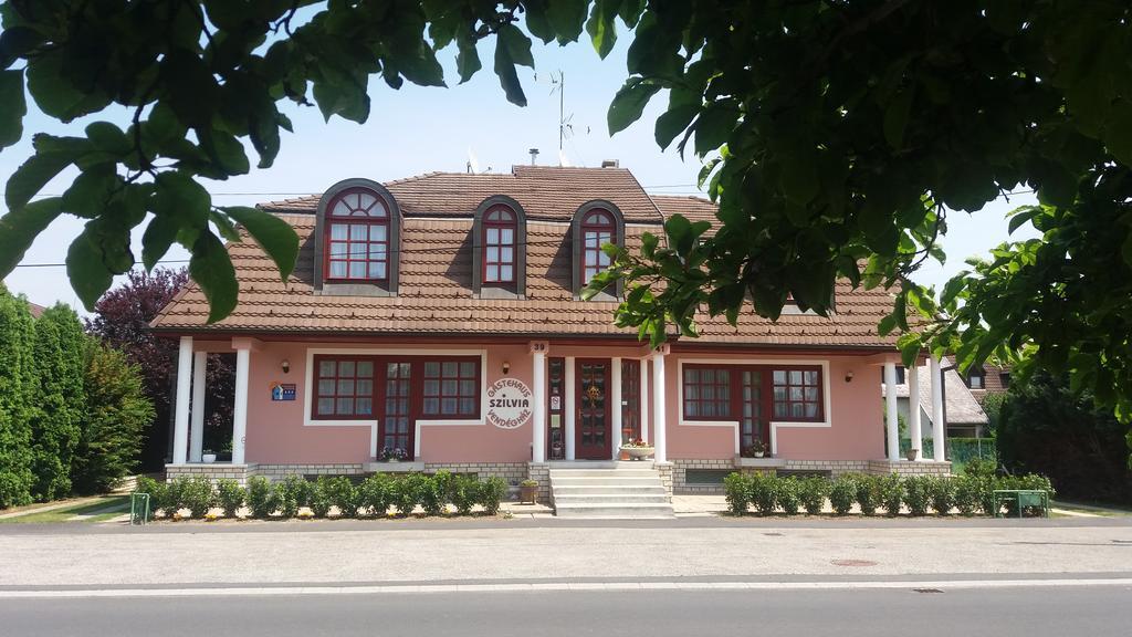 Szilvia Gaestehaus Bük Exteriér fotografie